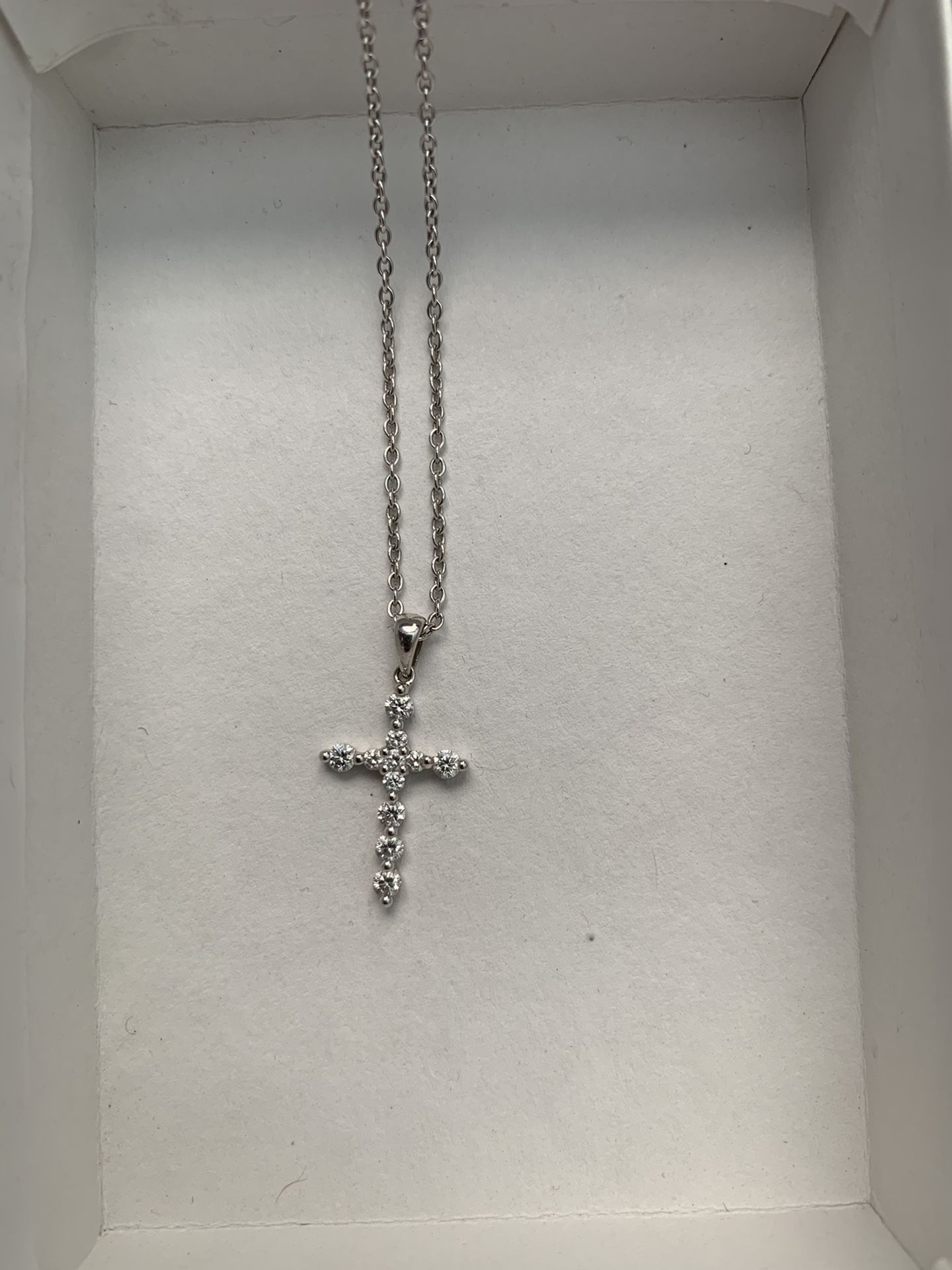 14kt white gold cross necklace