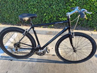 Specialized 26" used but works like a champ 🏆  selling for cheap has no issues