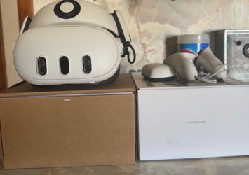Oculus quest with boba fan strap and battery pack