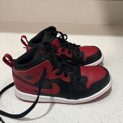 Toddlers Jordan 1 Mid (SIZE 10c)