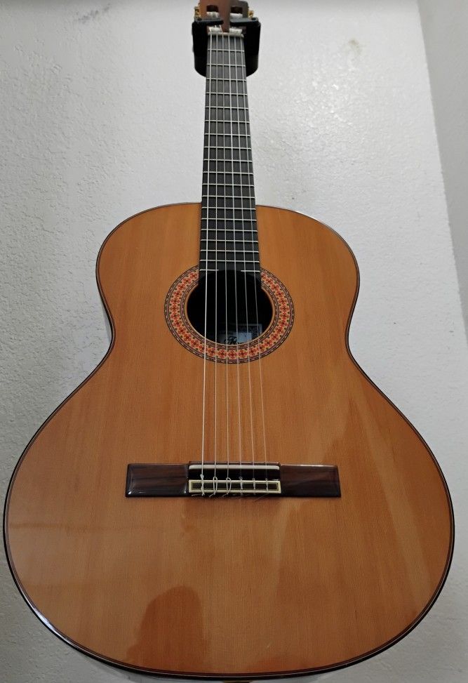 Rubén Flores 900 Sta Classical Guitar ***The Highest Model From Ruben Flores***