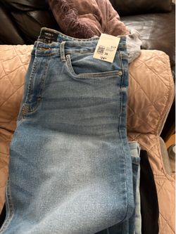 2 jeans 1 shorts