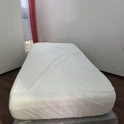 Tempur Pedir Bed With Box Spring And Base