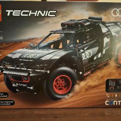 LEGO TECHNIC AUDI RS Q E-TRON #42160 NIB