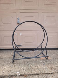 Metal Firewood Log Rack with Circle Design