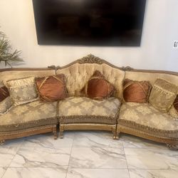Traditional Living Room Set