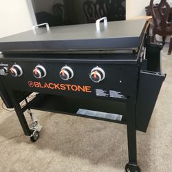 Blakstone 4-Burner 36"Griddle Cooking Station  with Hard Cover 