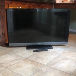 SONY 48 Inch TV + Soundbar
