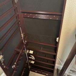 During box and mirror