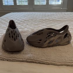 Gray Mix Yeezy Foam runner Size 10 - FAST PICKUP