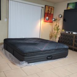NEW CALIFORNIA KING SIZE BEAUTYREST BLACK MATTRESS FOR SALE! IN EXCELLENT CONDITION 