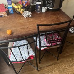 Table With 4 Chair 