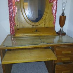 Vintage-Rustle Style Desk With Mirror 