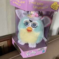 Original Furby (2000) Special Limited Edition SPRING Easter 70-880 Sealed 