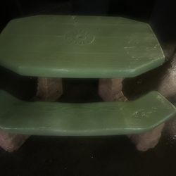 Kids Play Table - Free Come Take! 