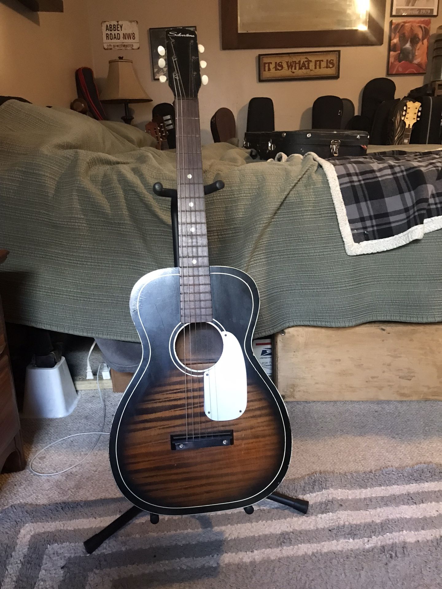 Silvertone Vintage 1960’s Acoustic guitar