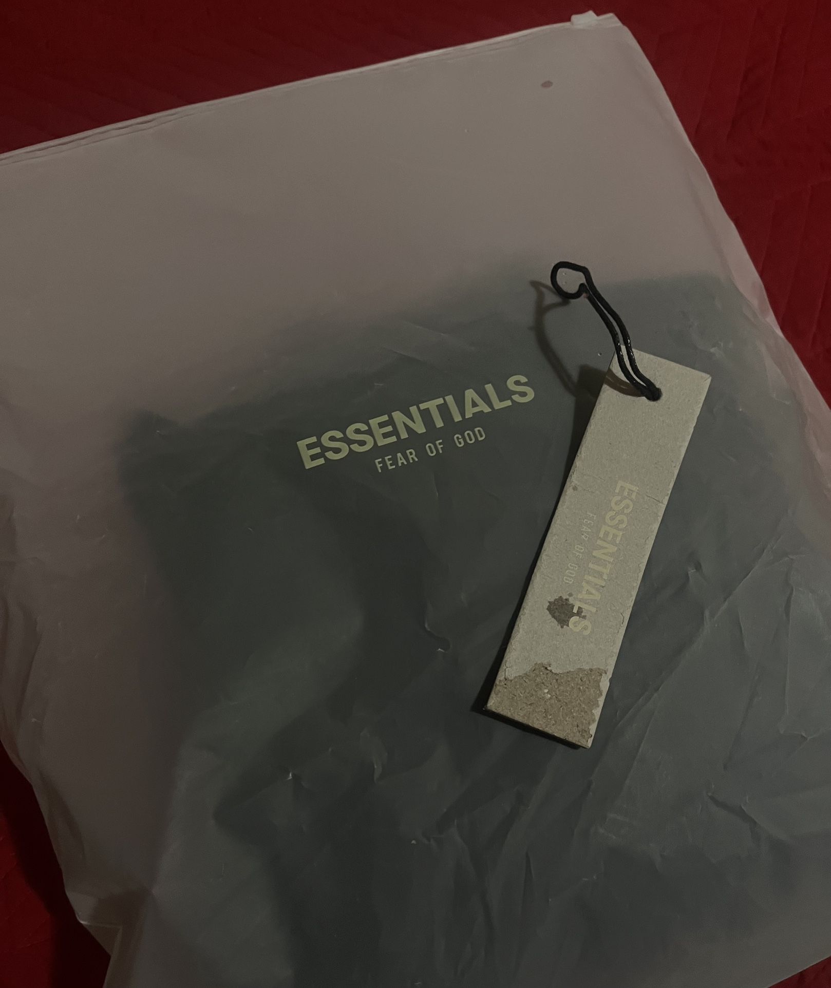 black essentials sweats( brand new no tag ) worn once, size M