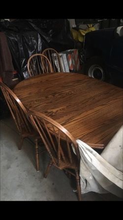 DINNER TABLE 4 CHAIRS