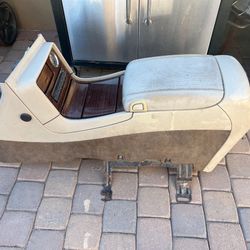 03/06 Cadillac Escalade Center Console