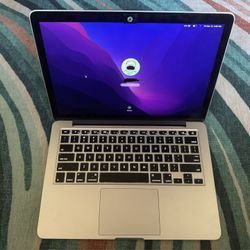 MacBook Pro 13-inch (2015 Model) 8 Gig Ram 1TB Storage 