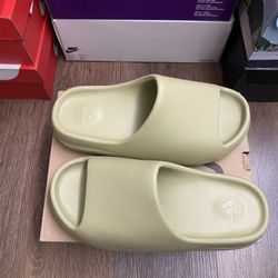 Yeezy Slide Resin