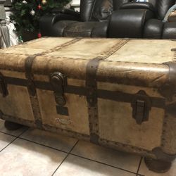 Vintage steam Trunk Coffee Table