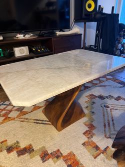 Cristallo Quartzite stone and Acacia wood coffee table