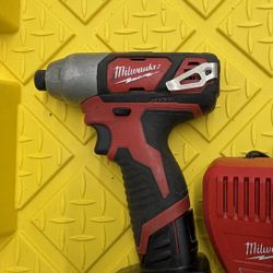 Milwaukee 12v Impact Driver 