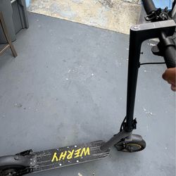 WERHY SCOOTER 22MPH WITH CHARGER