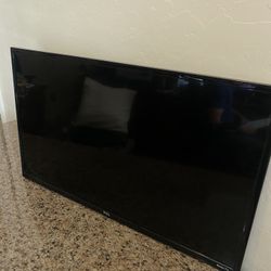 32 Inch TV 