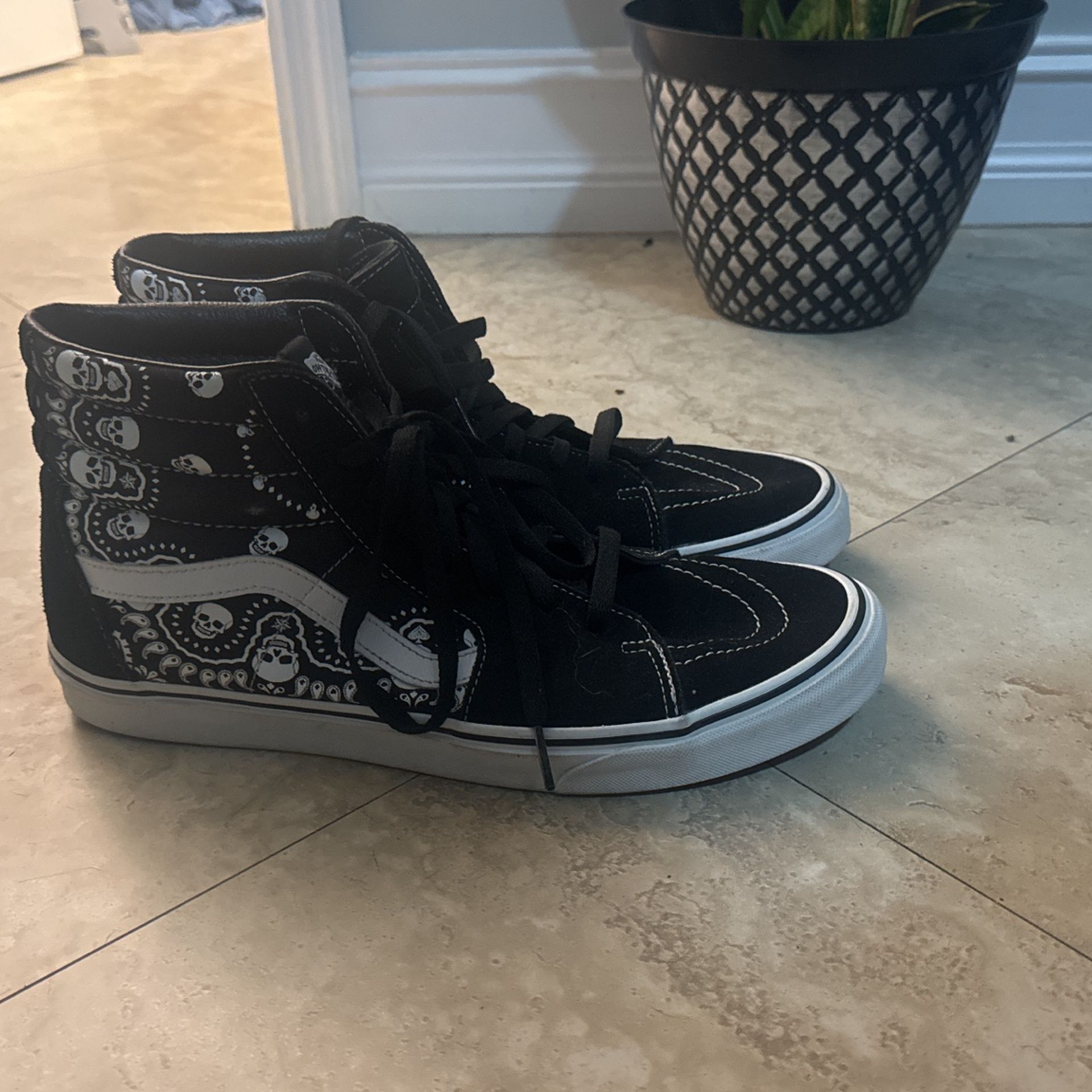 Black And White Vans With Skulls