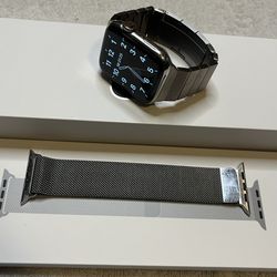 Unlocked Apple Watch Series 5 LTE 44MM Silver Stainless Steel - Milanese Loop