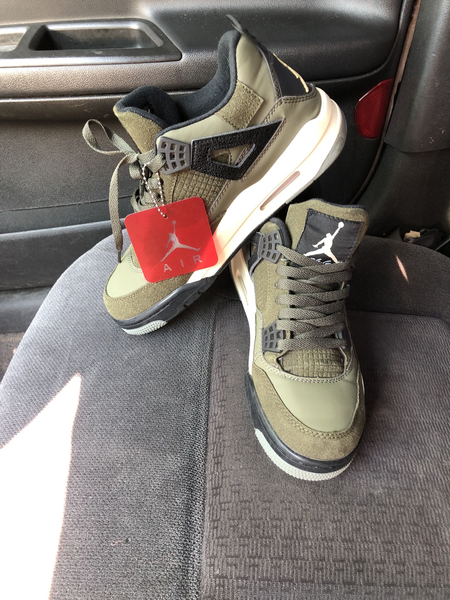 Air Jordan,retro 4 olive green