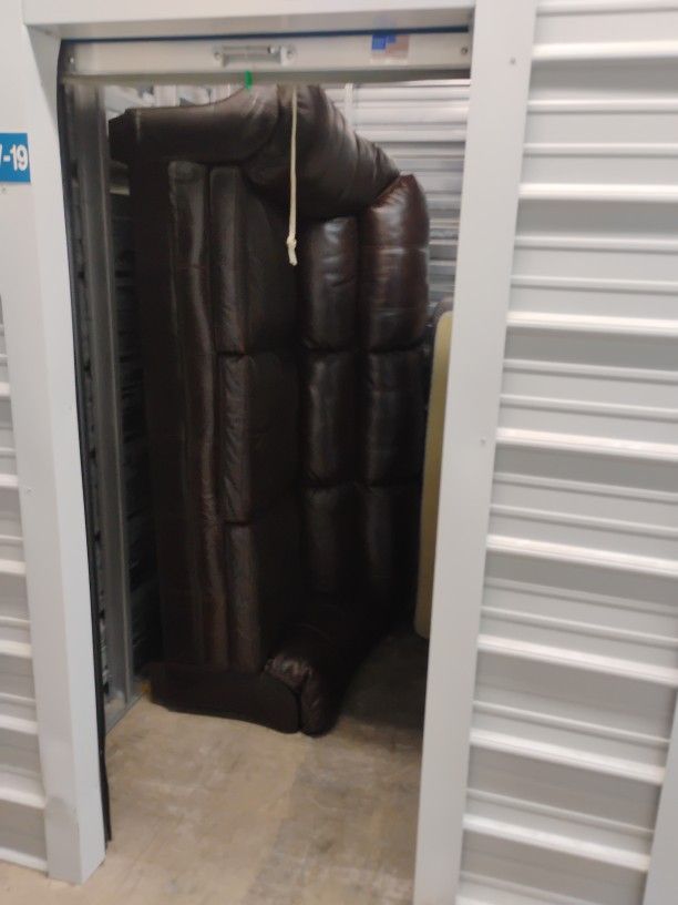 $400 Obo Leather Couch (100% Leather) Barely Used