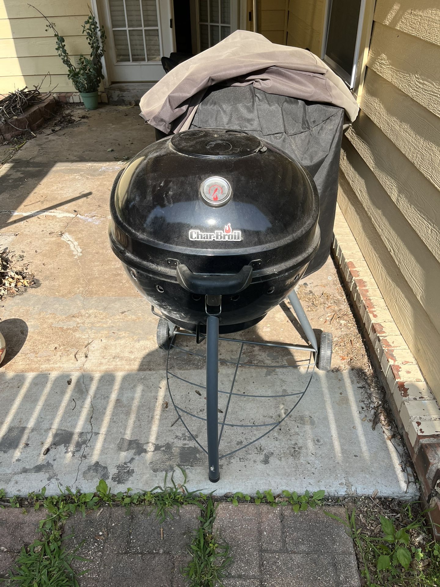 Charbroil Kettleman Infrared Charcoal Grill