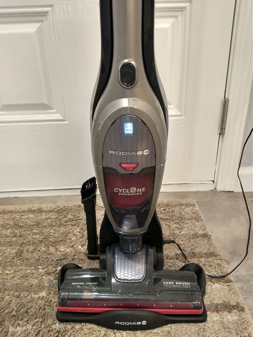 Roomie Tec Slimvac Upright Cordless Vacuum 