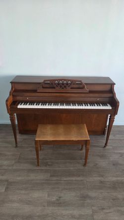 🚚 Free Piano – Delivery Only