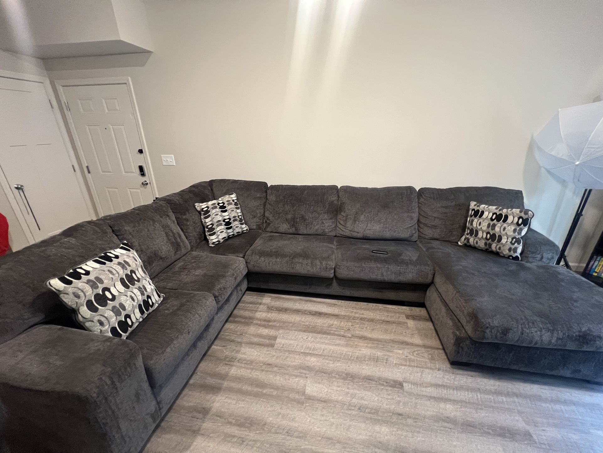 Signature Design by Ashley Ballinasloe 3-Piece Sectional with Chaise-Smoke