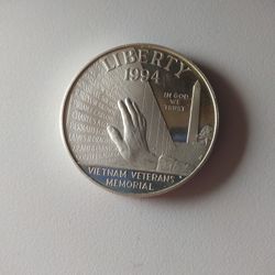 1994 -p  Vietnam Memorial Silver Commemorative Dollar Coin.