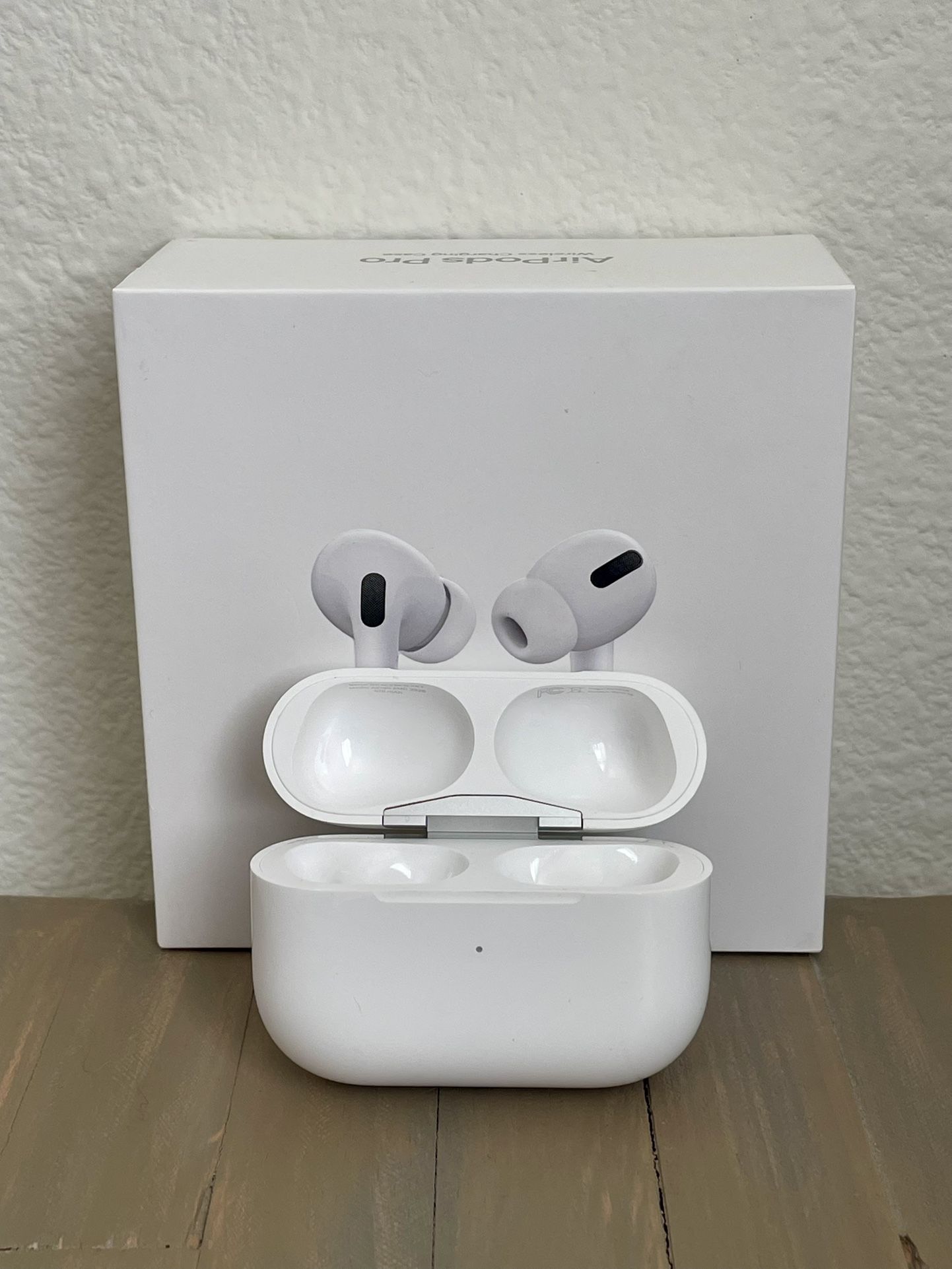 Genuine Apple AirPods Pro 1st Gen Charging Case With Box (No AirPods) Lightning