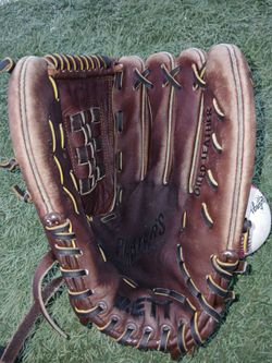 ZETT -12-INCH BASE BALL GLOVE .