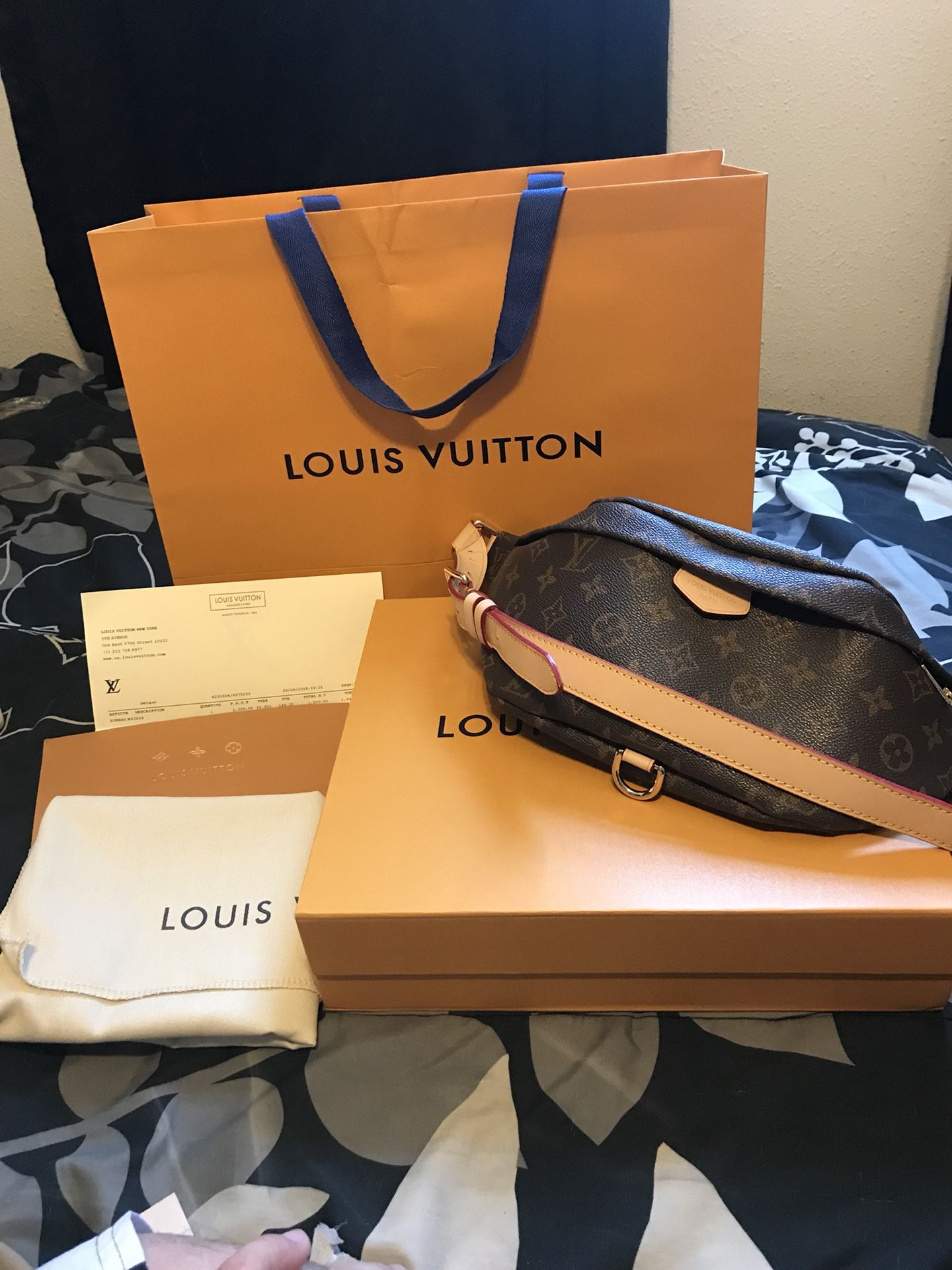 Mens Louis Vuitton  Christopher Bumbag for Sale in Portland, OR - OfferUp