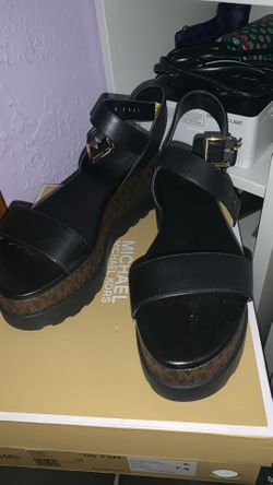 MICHAEL KORS SANDALS
