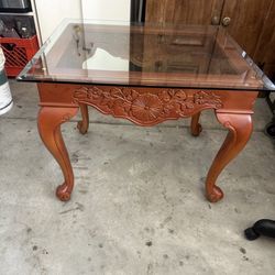 Glass Table/Mesa De Vidrio