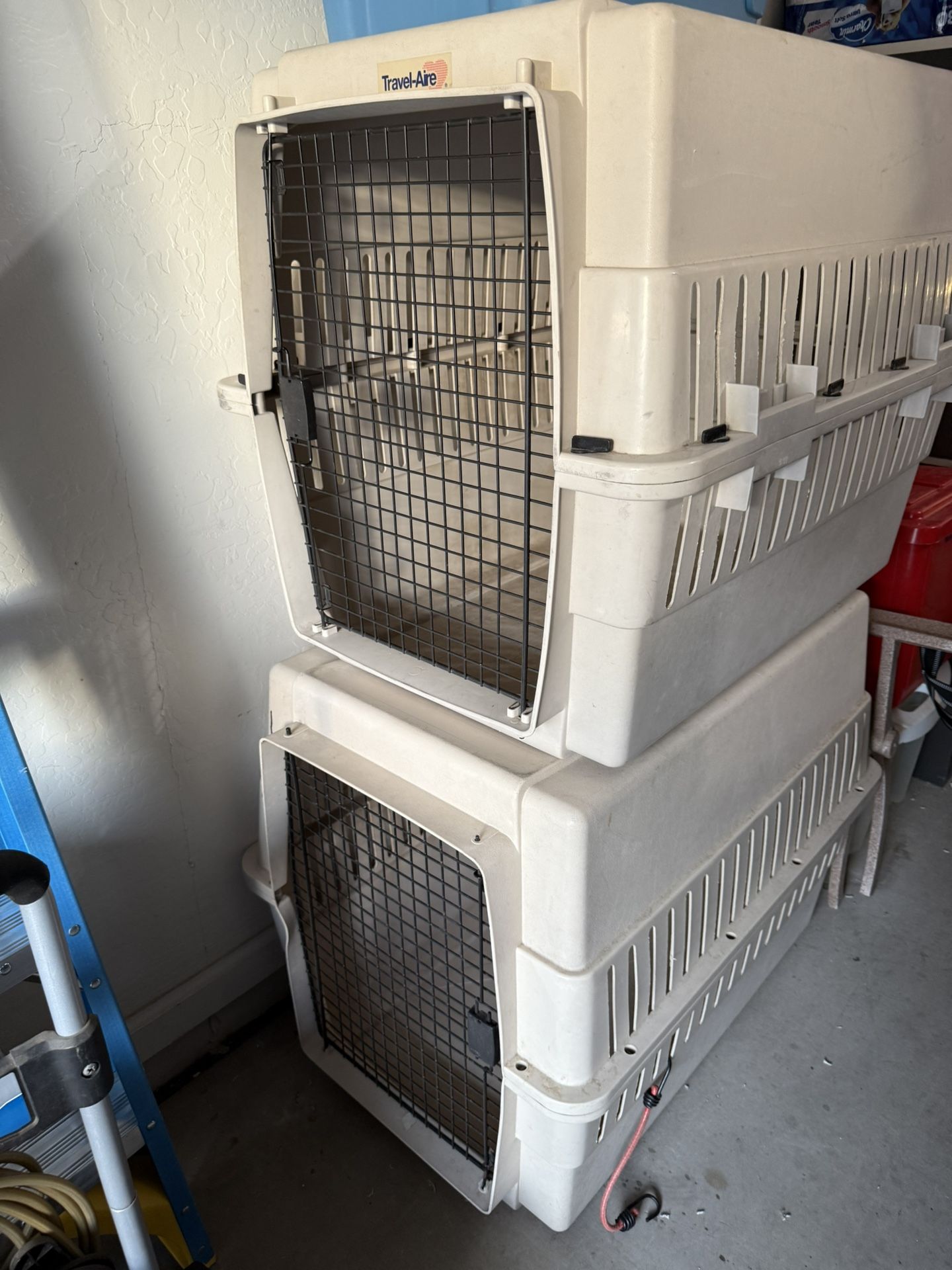 Travel Aire Dog Cages