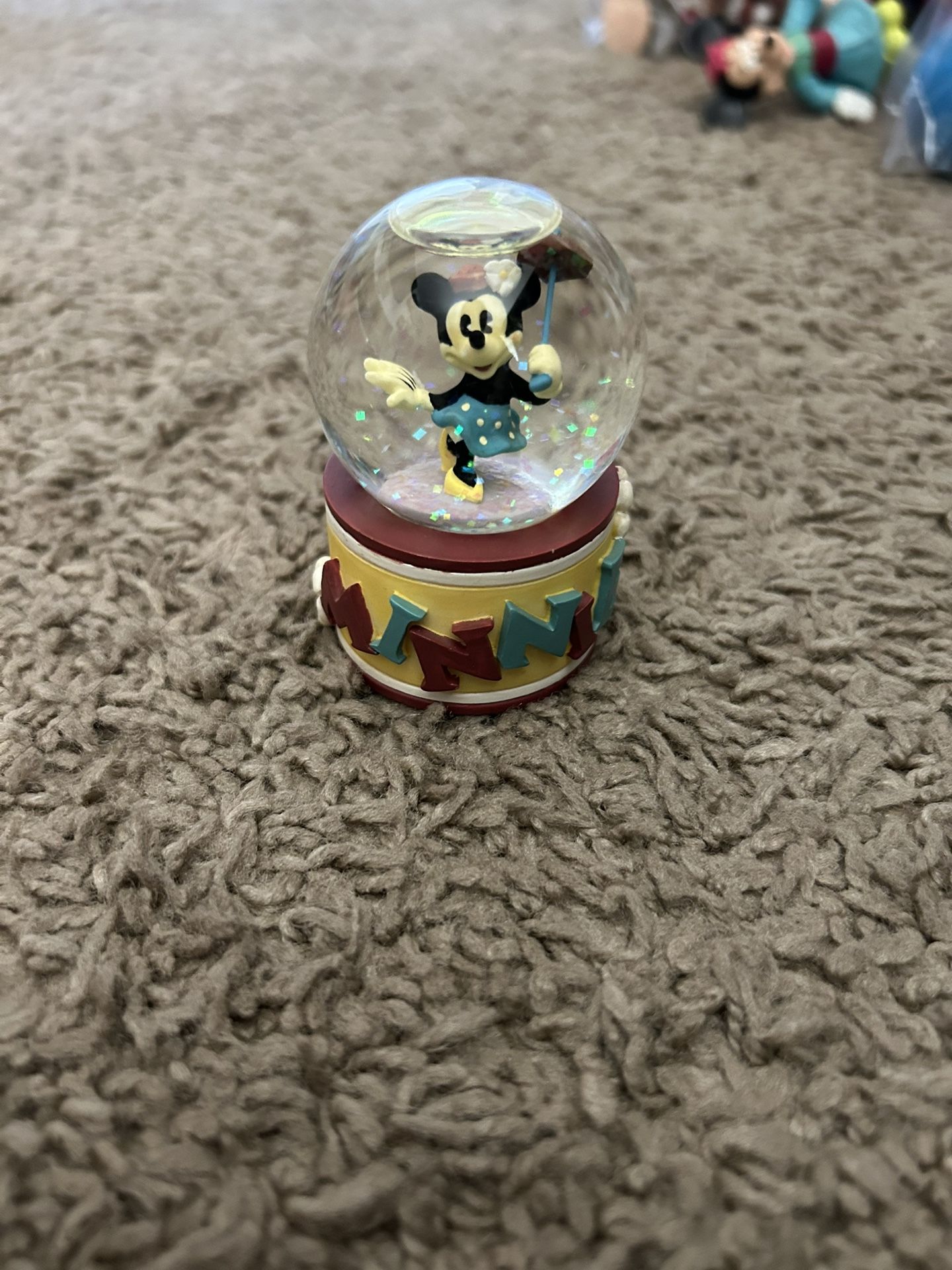minnie mouse globe