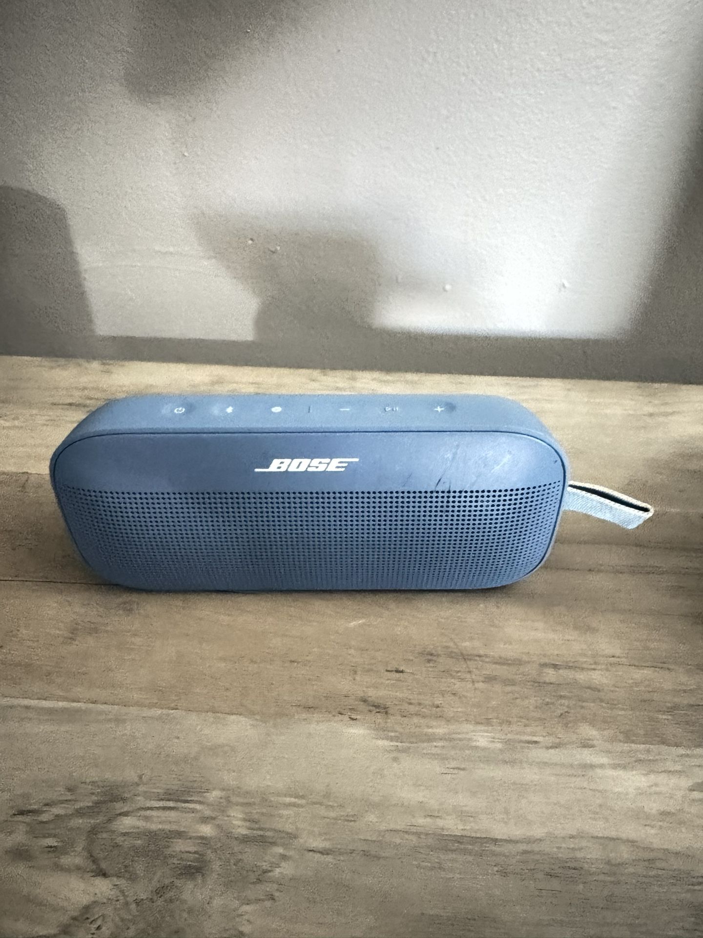 Bose SoundLink Flex Blue Dusk Portable Bluetooth Speaker (2nd Gen) SOME SCRATCHES.