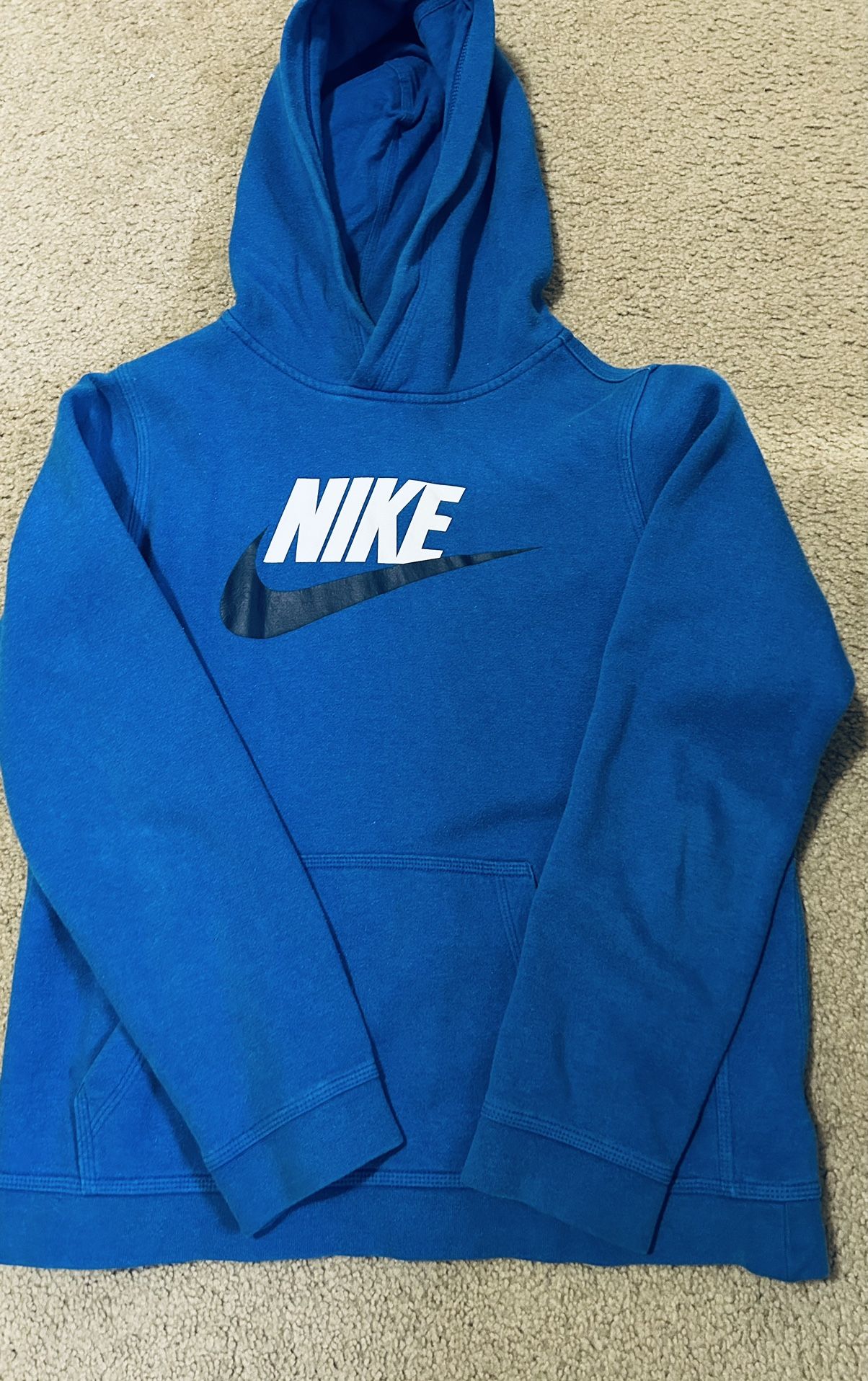 Nike Hoodie sweater Excellent condition Size XL for kids