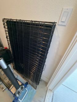 XL METAL DOG CRATE 42IN X 28IN X 28IN