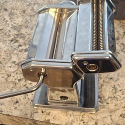 Atlas 150 Series Pasta Maker With 2 Peices